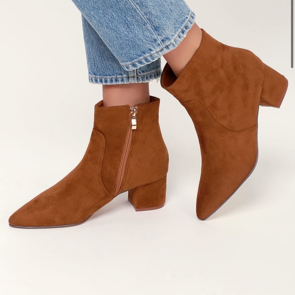 Sofia Tan Suede Pointed Toe Ankle Booties size 6